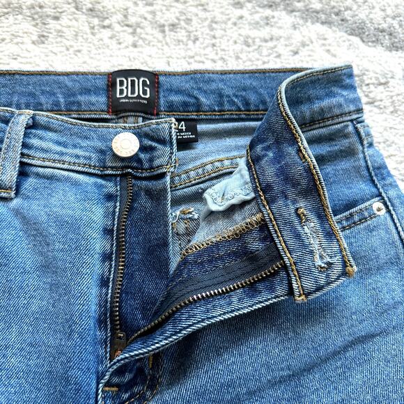 BDG Girlfriend High Rise Medium Wash Jeans Size 24 - Picture 11 of 13